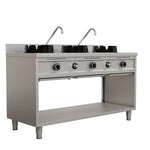 Wok à gaz professionnel inox avec 3 brûleurs de 15 kW, compatible gaz naturel et propane, équipé d'une crédence, de bacs récupérateurs de graisse et d'un châssis ouvert, idéal pour les restaurants asiatiques, food trucks et cuisines professionnelles.