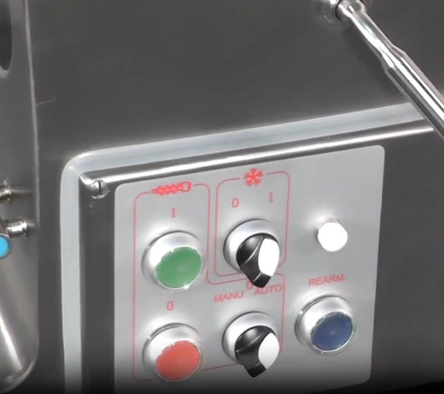 Hachoir Réfrigéré avec Portionneur et Vitrine 300 kg/h —Setna Dadaux